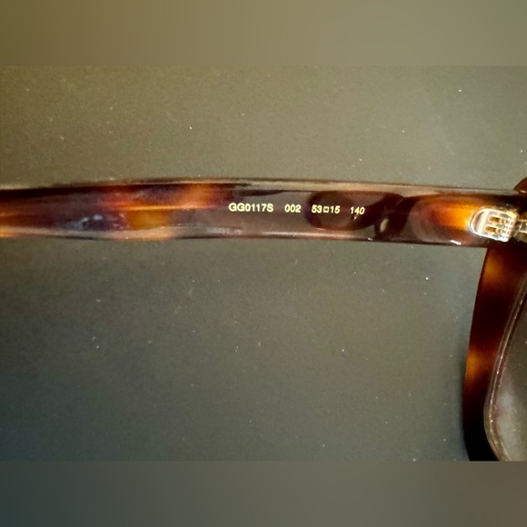 RARE GUCCI Vintage Tortoise
Brown Gradient Cat Eye Ladies Sunglasses - Picture 7 of 16